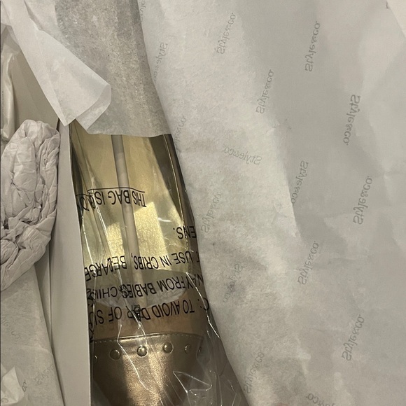 Style & Co Tan and Gold Flats - Picture 3 of 7